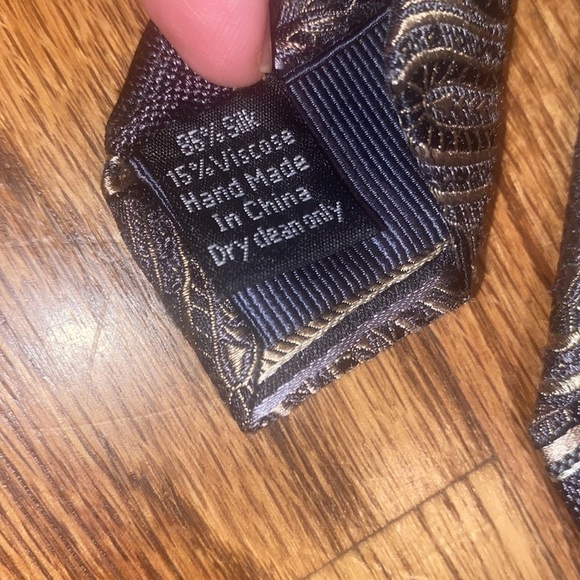 Pronto Uomo Platinum Tie - Picture 5 of 5